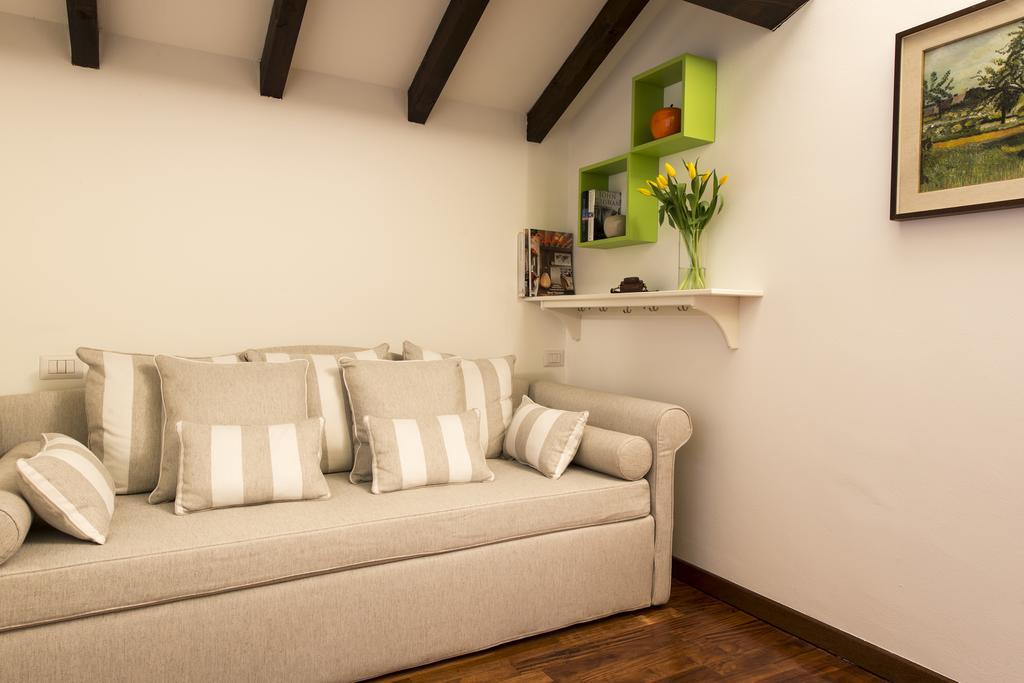 Suite Home Milano Fiera Exterior foto